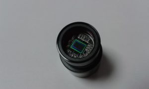Caméra oculaire : capteur CMOS de 2 MPixels